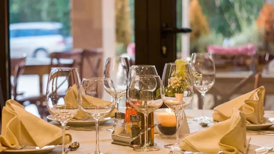 Nuove restrizioni per i locali pubblici