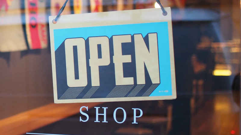 Negozi aperti la domenica nelle zone turistiche