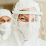 La variante Omicron e le nuove restrizioni