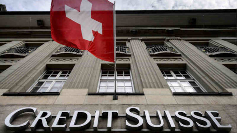 Credit Suisse mantiene la contabilità in franchi